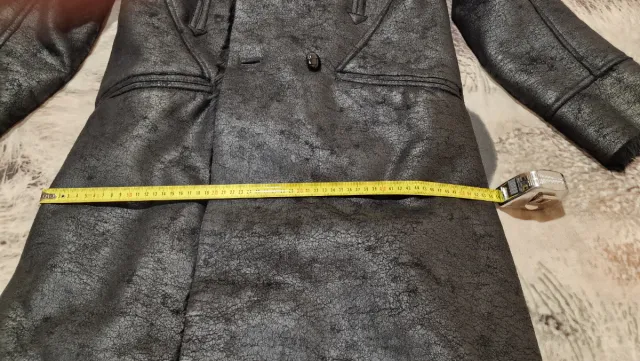 Gabardina di pelle nera con fodera