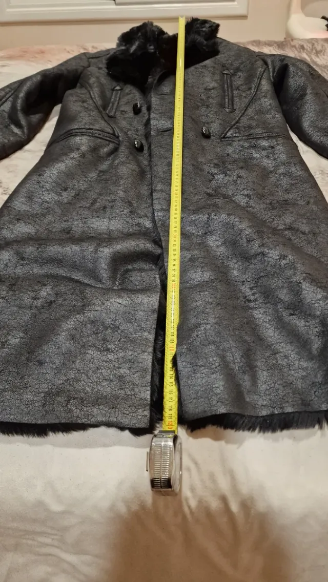 Gabardina di pelle nera con fodera