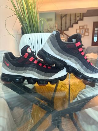Nike Vapormax 95 Preto/Cinza/vermelho