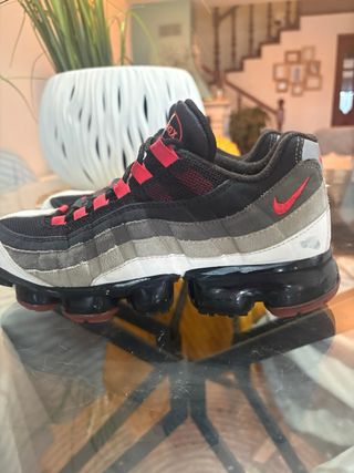 Nike Vapormax 95 Preto/Cinza/vermelho