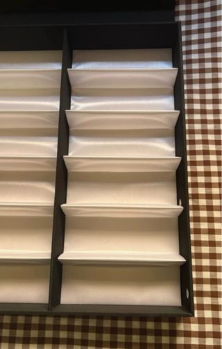 Caja organizadora de gafas