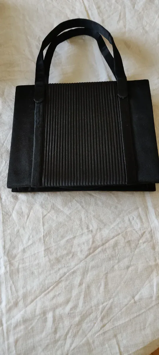 Bolso de fiesta negro de raso