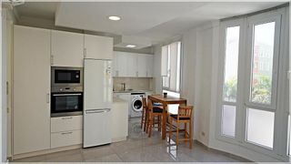 Piso en alquiler en Santa Catalina - Canteras en Palmas de Gran Canaria(Las)