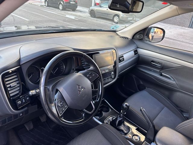 Mitsubishi Outlander 2017