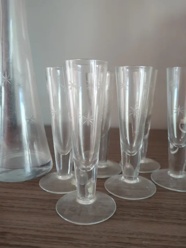 Botella licor y 6 vasitos chupito cristal