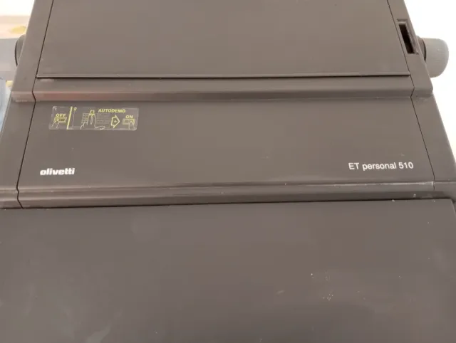 Máquina de escribir Olivetti ET personal 510