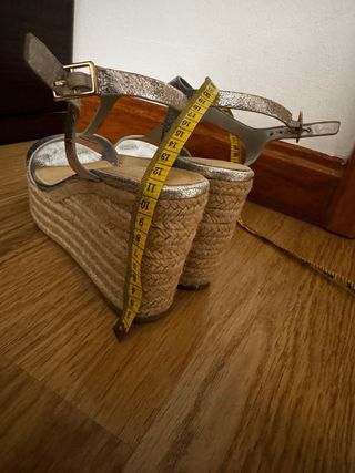 Sandalias esparto plateadas