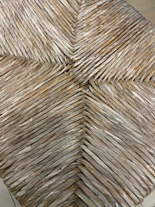 Silla rústica de madera verde