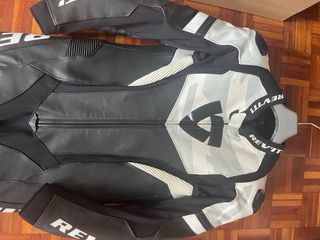 Mono de cuero Revit hyperspeed como nuevo.