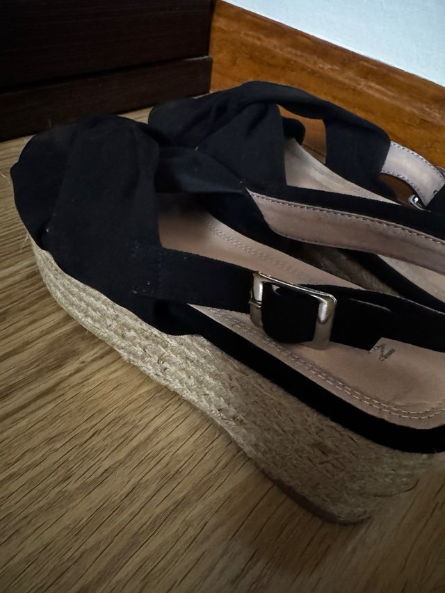 Sandalias negras plataforma esparto