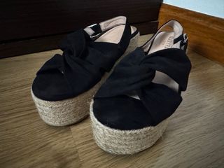 Sandalias negras plataforma esparto