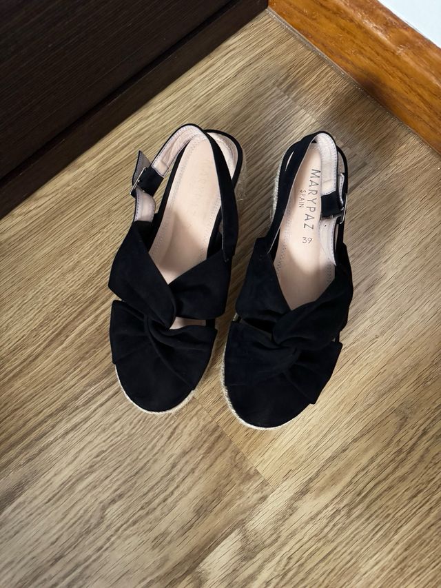 Sandalias negras plataforma esparto