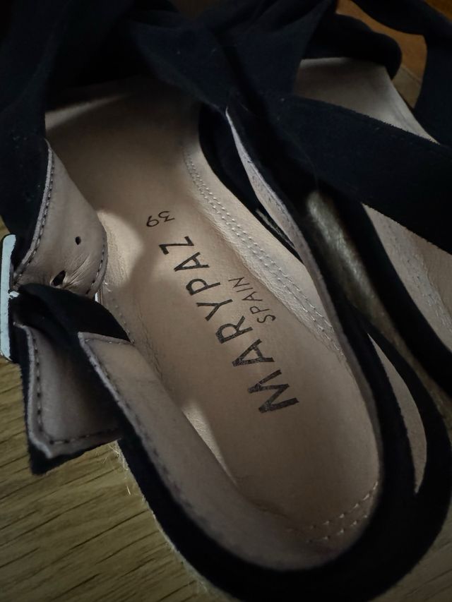 Sandalias negras plataforma esparto