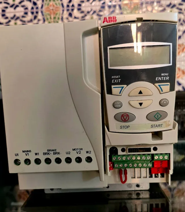 Variador de frecuencia ABB