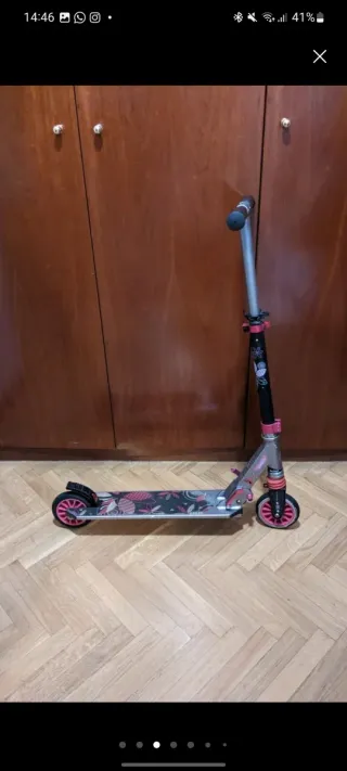 Patinete infantil rosa y gris