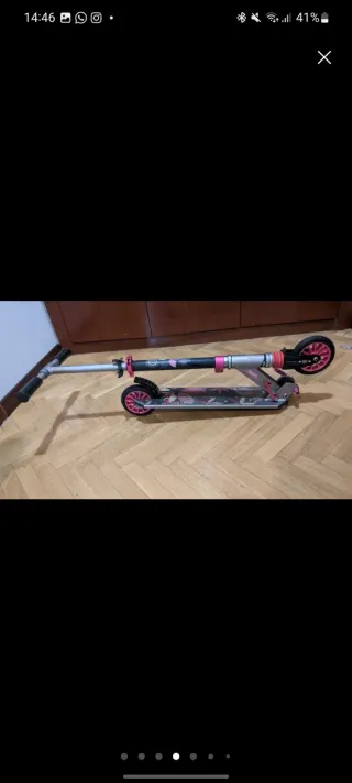 Patinete infantil rosa y gris