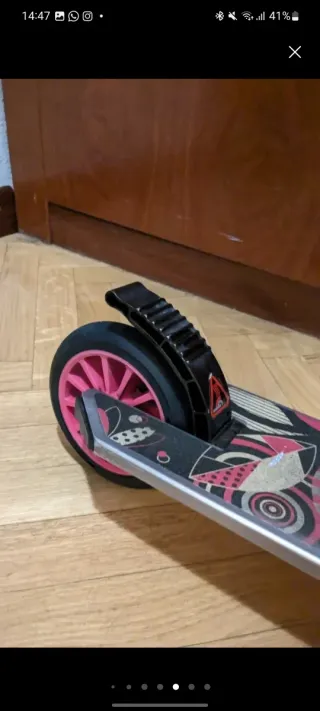 Patinete infantil rosa y gris