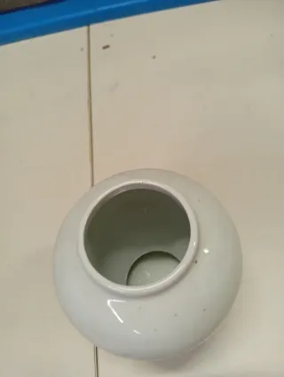 Vaso bianco portafiori in ceramica