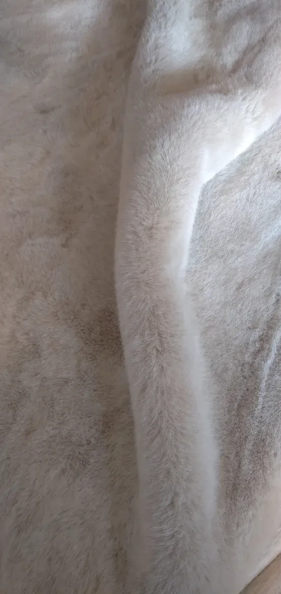 Retal de tela sintetica blanco 1m