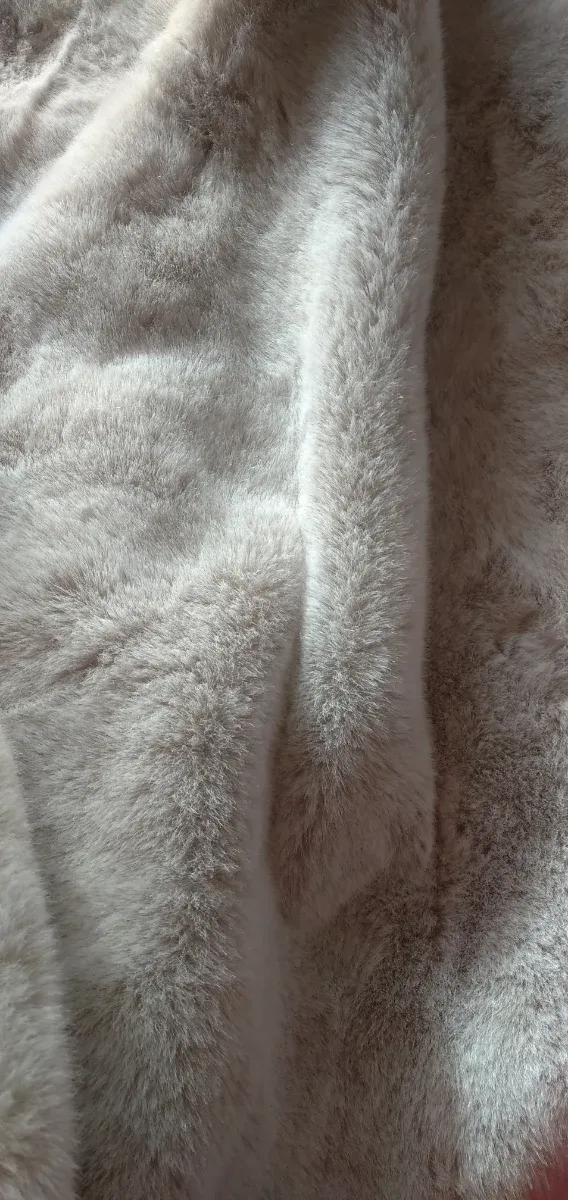 Retal de tela sintetica blanco 1m