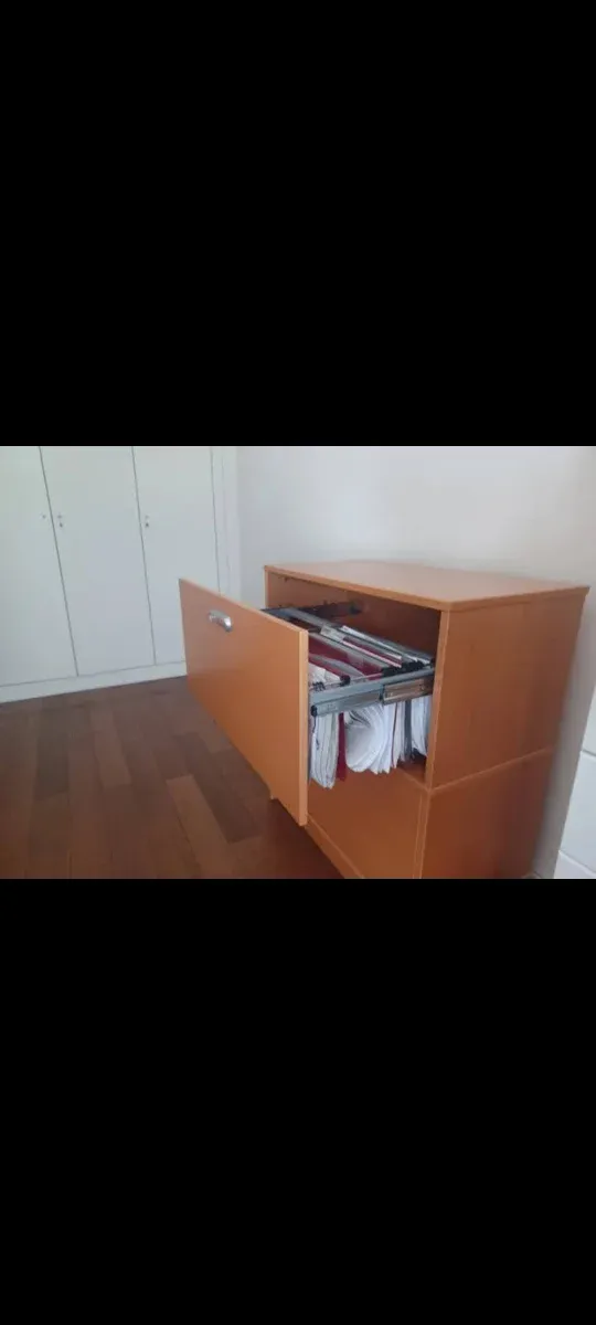 Mueble archivador de madera