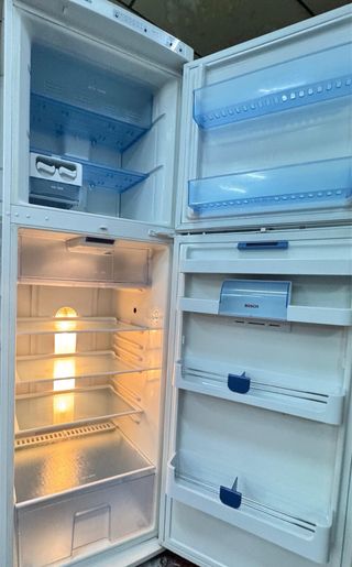 NEVERA 2 PUERTAS BOSCH NO FROST EN BLANCO