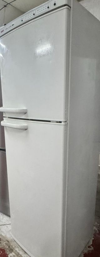 NEVERA 2 PUERTAS BOSCH NO FROST EN BLANCO