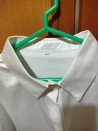 Blusa satinada Shein blanca talla XL