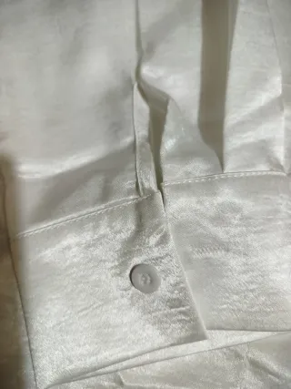 Blusa satinada Shein blanca talla XL