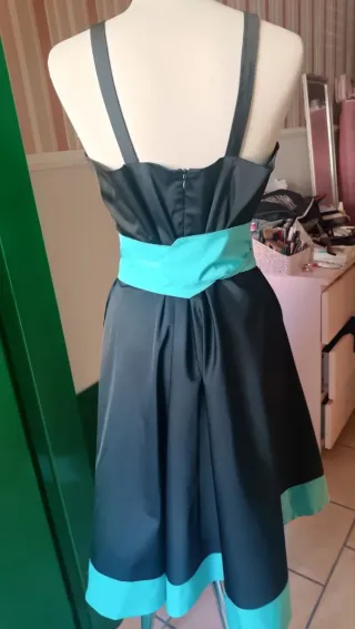 Completo abito nero e turchese