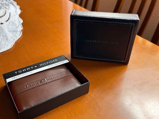 Cartera Tommy Hilfiger Marrón Cuero RFID