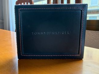 Cartera Tommy Hilfiger Marrón Cuero RFID