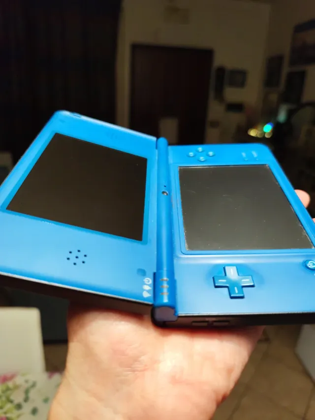 Nintendo DSi XL Blu con scatola