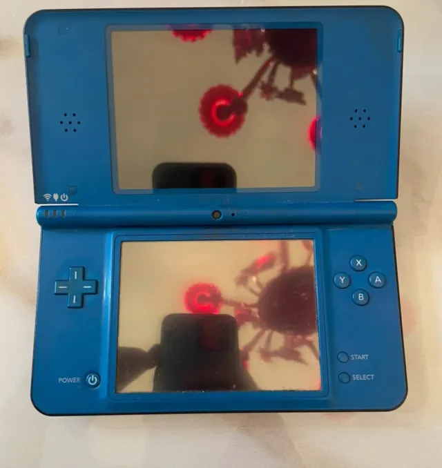 Nintendo DSi XL Blu con scatola