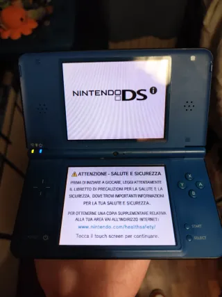 Nintendo DSi XL Blu con scatola