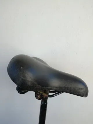 Sillín de bicicleta negro