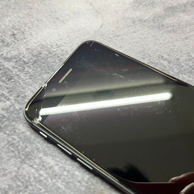 iPhone 8 64GB Space Gray