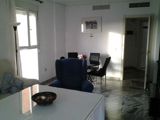 Piso en alquiler en Palacio de Congresos - Urbadiez - Entrepuentes en Sevilla