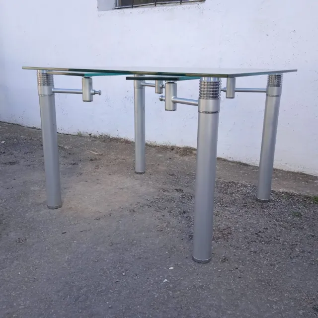 Mesa de comedor cristal y metal