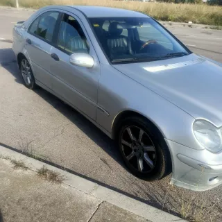 Mercedes-Benz Clase C 2004