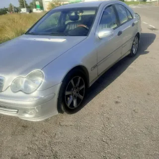 Mercedes-Benz Clase C 2004