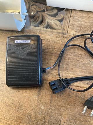 Máquina de coser KOSEL