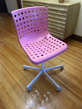 Silla de escritorio rosa Ikea