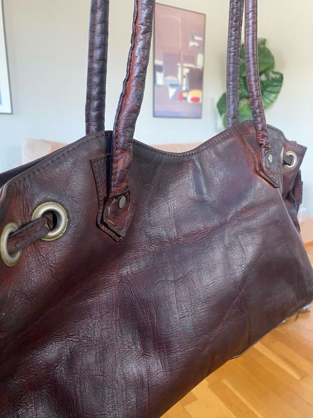 Bolso de cuero marrón hecho a mano en Marruecos