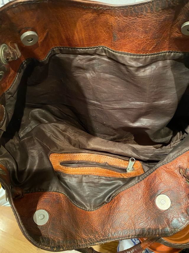 Bolso de cuero marrón hecho a mano en Marruecos