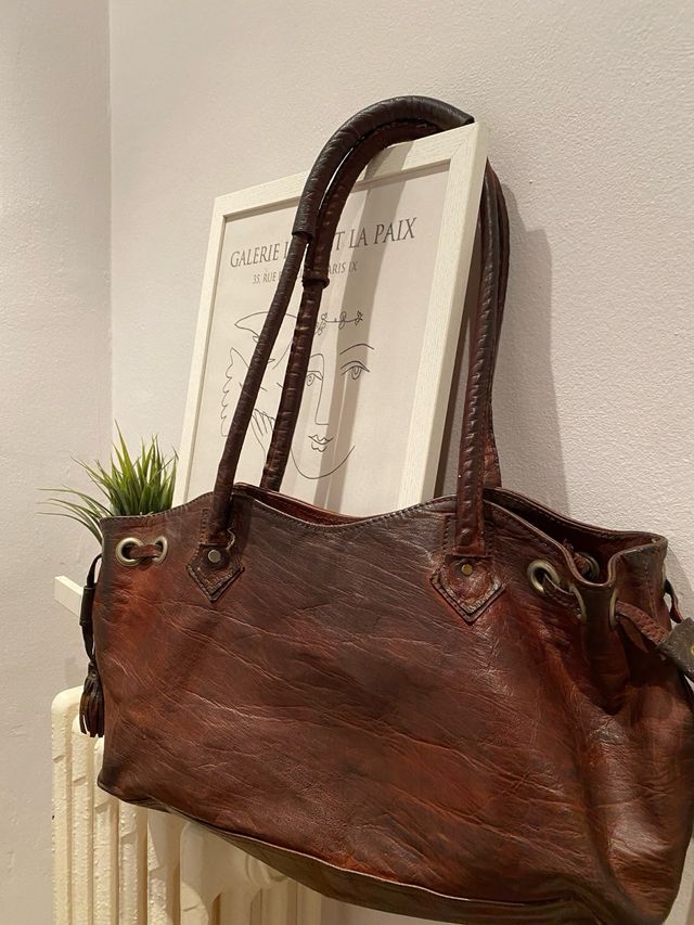 Bolso de cuero marrón hecho a mano en Marruecos