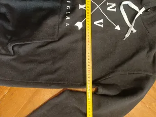 Sudadera con capucha negra