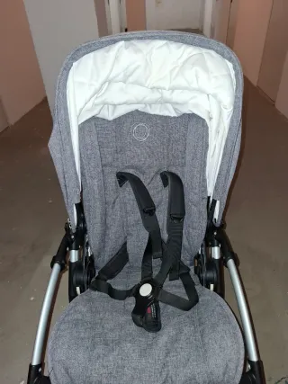 Bugaboo Bee 5 Gris con plastico de lluvia