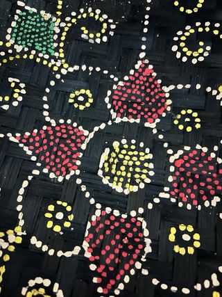 Cestino artigianale portafrutta in bambù decorato