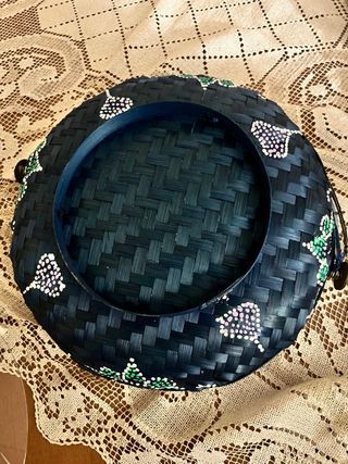 Cestino artigianale portafrutta in bambù decorato